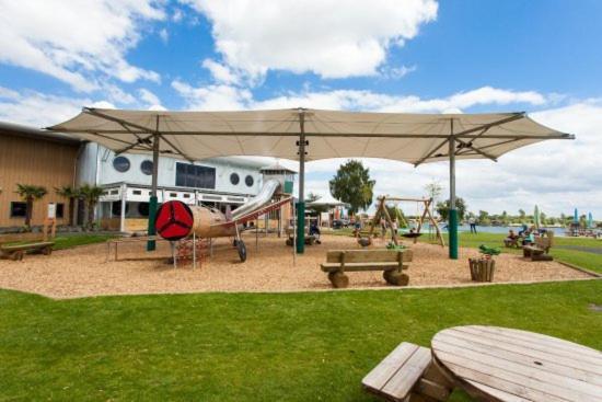Beautiful 3 Bedroom Caravan With Hot Tub - Tattershall Lakes المظهر الخارجي الصورة